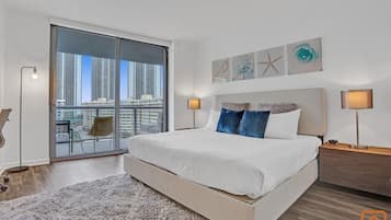 3 slaapkamers, een strijkplank/strijkijzer, reisbedje, gratis wifi