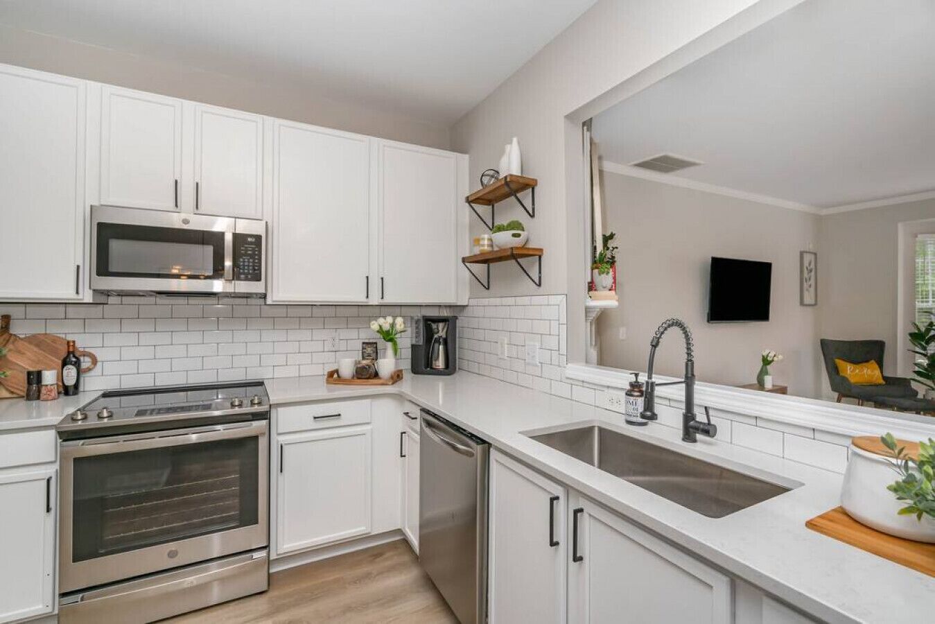 Bruno Landing. Fresh, Comfortable, Convenient -RDU