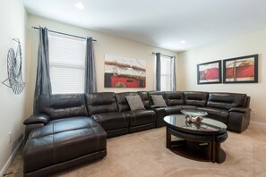 TV - Modern|Spacious|10br|Sleeps 20|10mintoDisney|PrivatePool|Villa (Kissimmee)