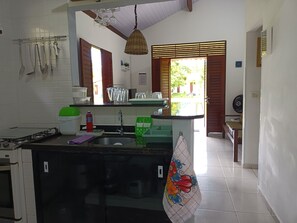 Refrigerador, microondas, horno, tostadora