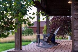 Terrace/patio - Upscale Cabin Retreat
6-bedroom, Gourmet Kitchen, King Suites, Teton Vistas (Victor)