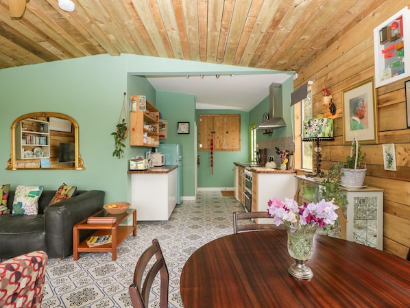 Cottage | Interior