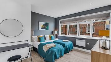 3 bedrooms, desk, iron/ironing board, WiFi