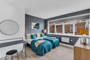 3 bedrooms, desk, iron/ironing board, WiFi - We Stay Baxter Gate 3 Bedroom Apartment (Loughborough)