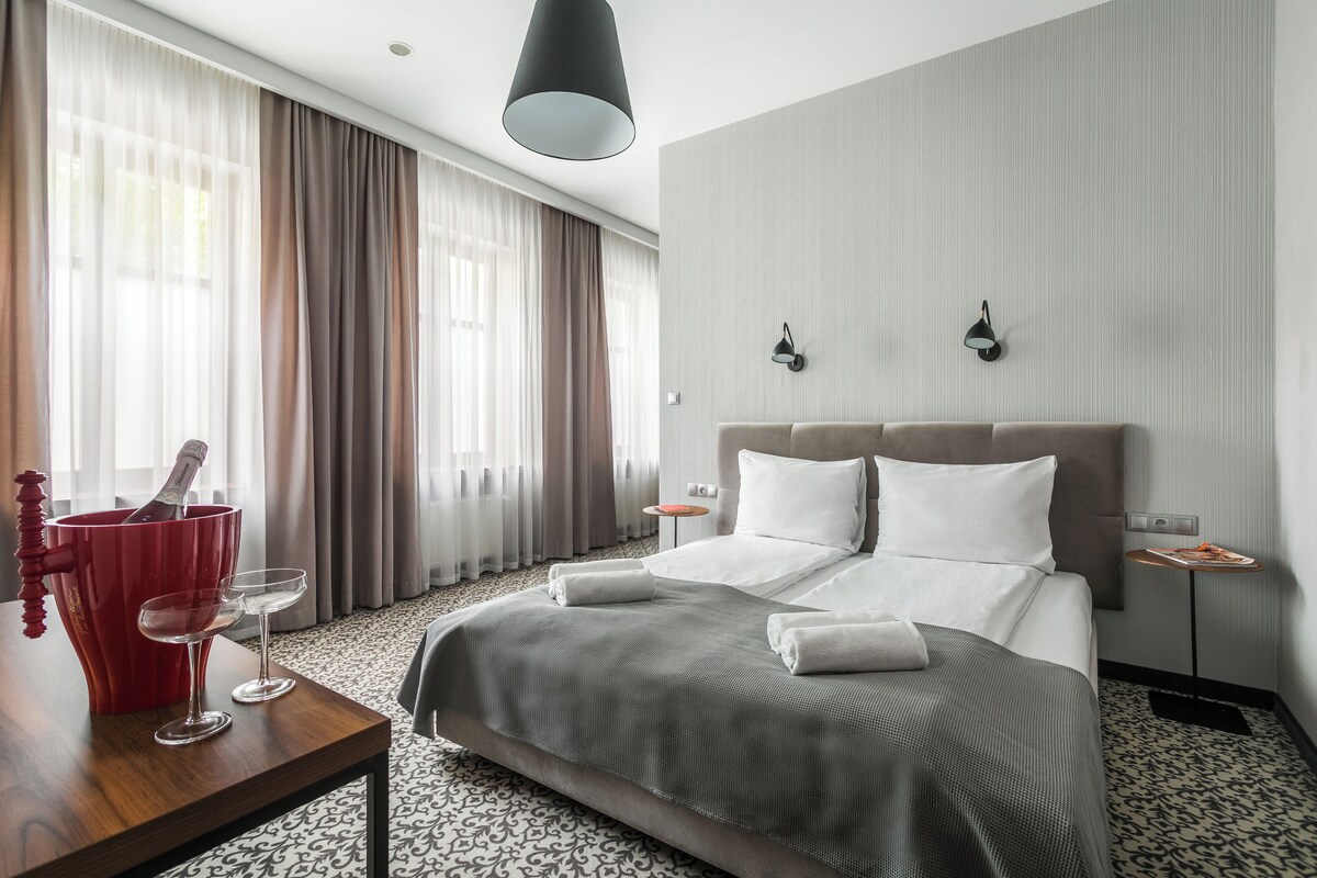 In-room safe, iron/ironing board, WiFi (free), individually decorated