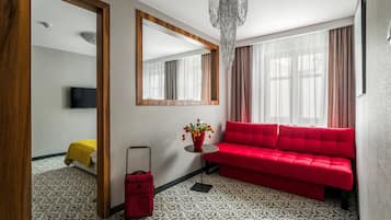 Suite Studio « Premier » | Coffres-forts dans les chambres, décoration personnalisée