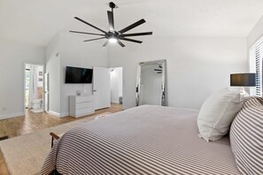 2 chambres, fer et planche à repasser, Wi-Fi, draps fournis
