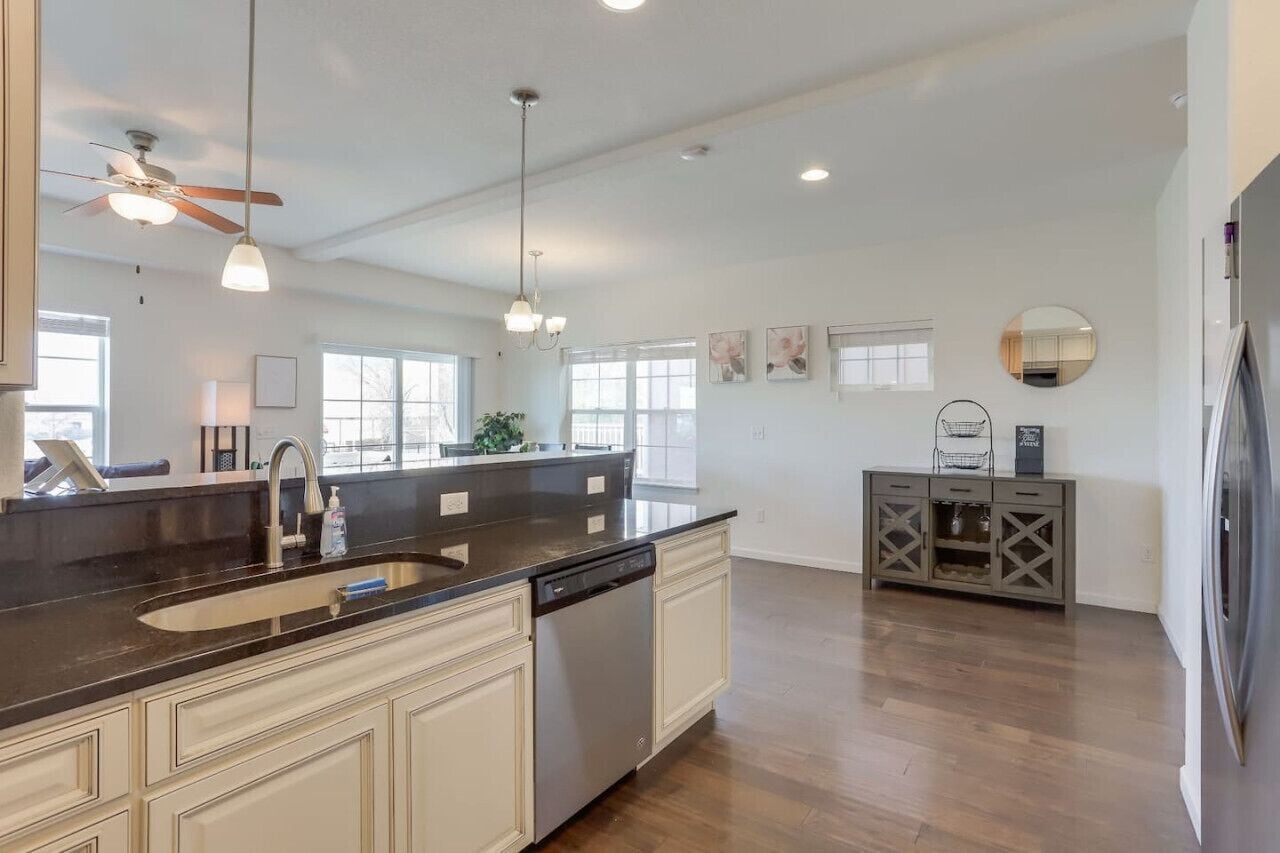 冰箱、微波炉、烤箱、炉灶