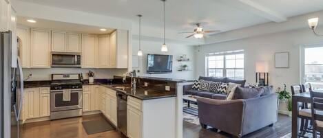 المنشأة من الداخل