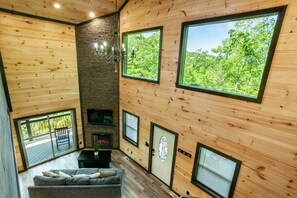 Smart TV, fireplace, table tennis