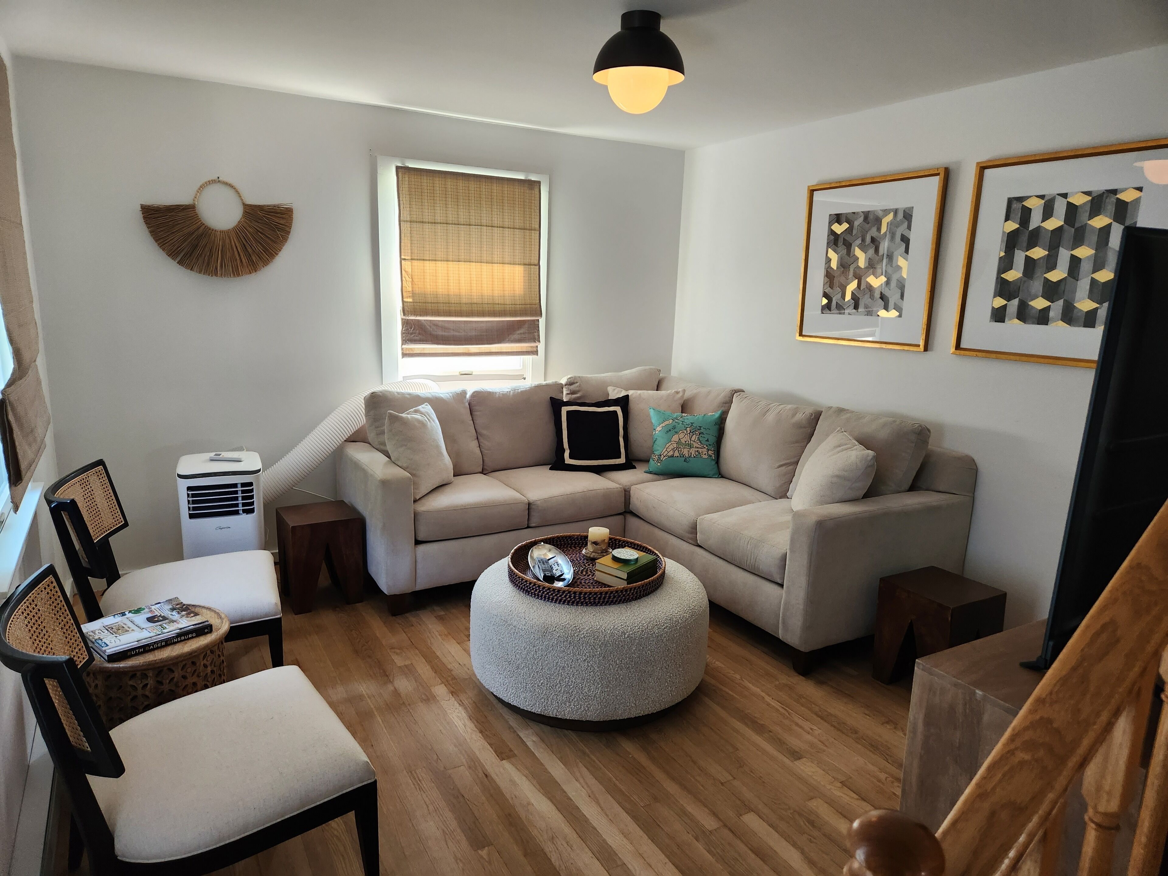 COZY 3 BR/2 BA CAPE COD IN QUIET NEIGHBORHOOD. CLOSE TO OB CENTER AND LAGOON.