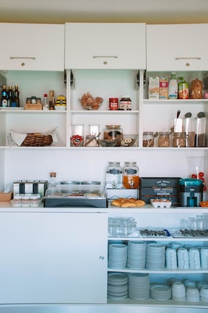 Daily buffet breakfast (EUR 5 per person). ARCA NOVA GUEST HOUSE & HOSTEL