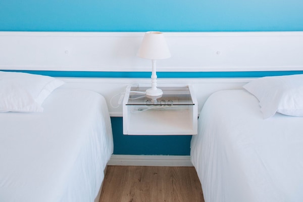 Wifi gratis y ropa de cama