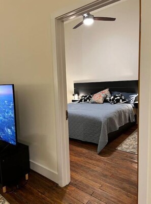 2 bedrooms, iron/ironing board, free WiFi, bed sheets