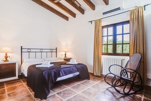 3 bedrooms, in-room safe, iron/ironing board, free WiFi