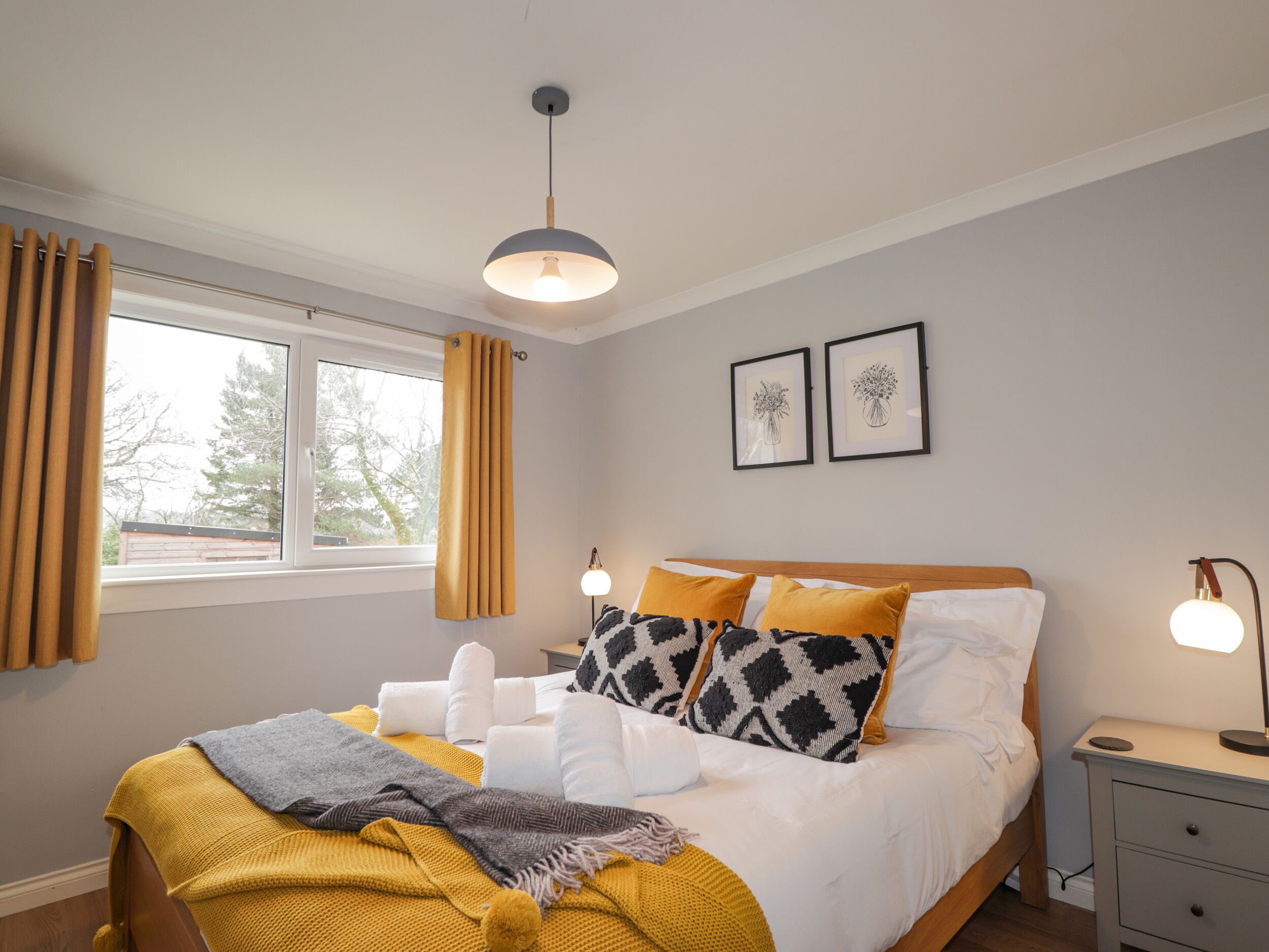 2 bedrooms, individually decorated, individually furnished, free WiFi