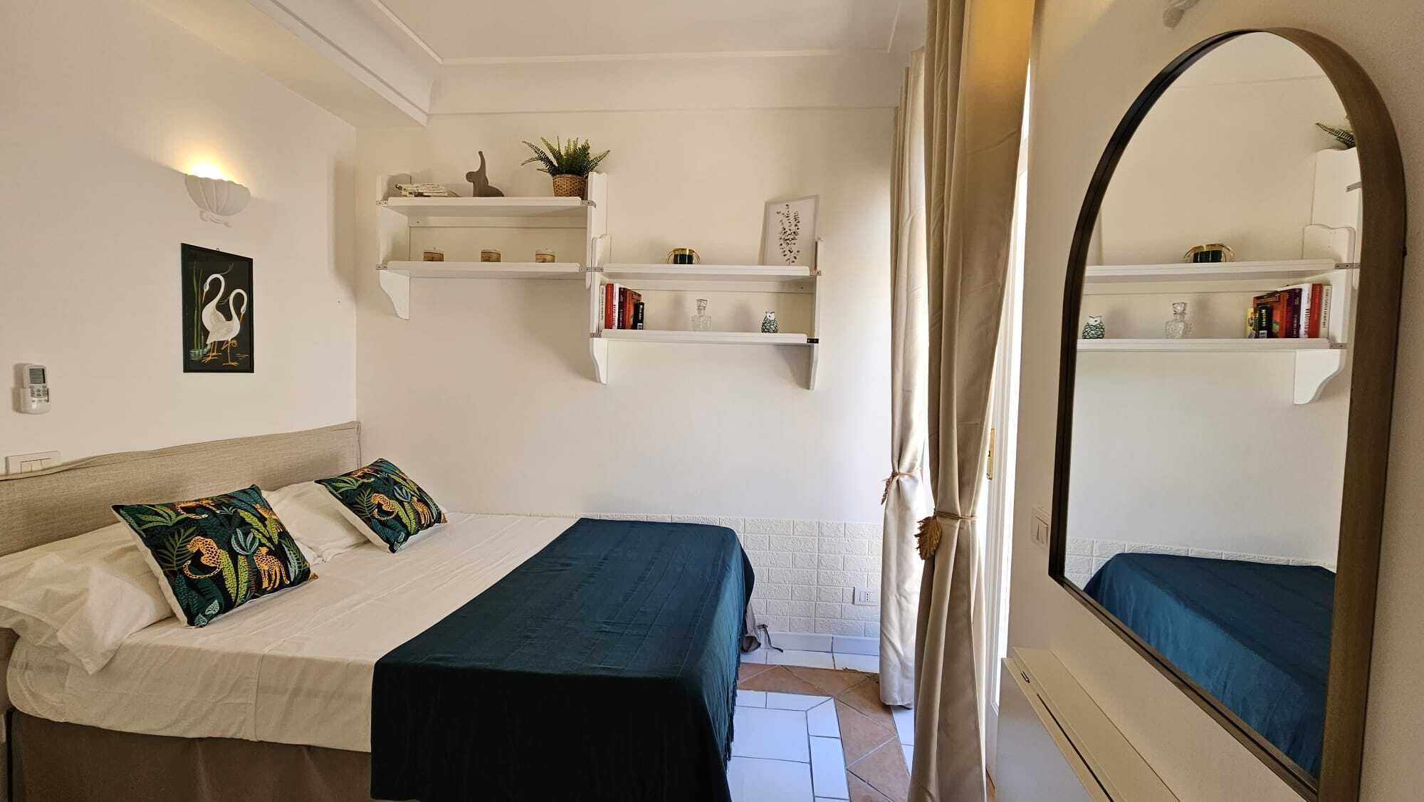 Villa with huge garden, 10 min walk from piazzetta