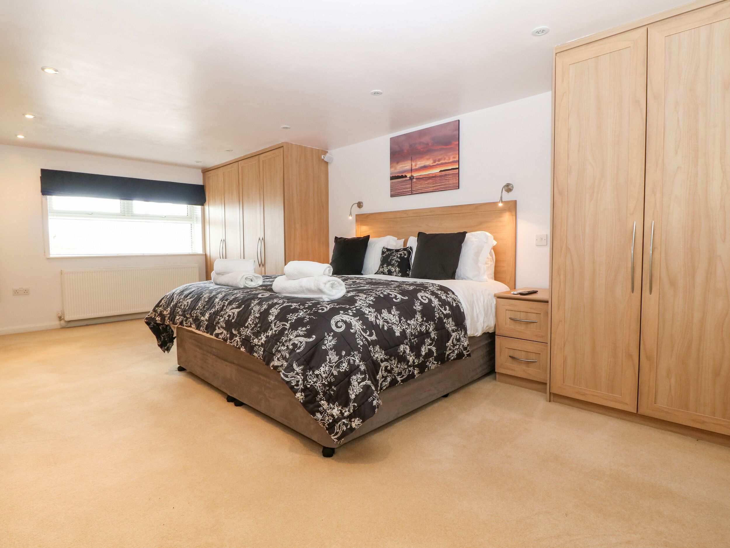 5 bedrooms, individually decorated, individually furnished, free WiFi