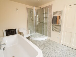 Shower - Myrtle Villa (Knighton)