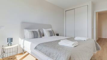 ์ปดํฌํธ ์ํํธ | 2 ๊ฐ์ ์นจ์ค, ์ ์๊ทน์ฑ ์นจ๊ตฌ, ์ค๋ฆฌ/๊ฑฐ์ํธ ์ด๋ถ, ๋ฉ๋ชจ๋ฆฌํผ ์นจ๋