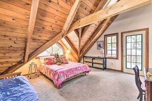 3 bedrooms, desk, WiFi, bed sheets - Waitsfield Vacation Rental w/ Private Hot Tub (Waitsfield)