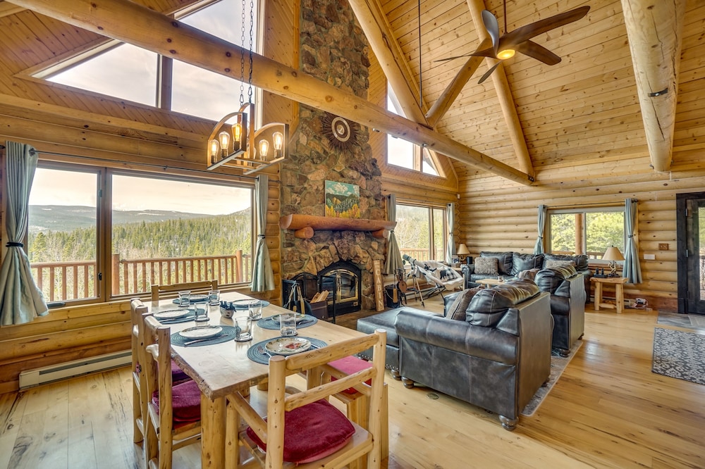 Front Range Colorado Vacation Rental - Mtn Views!
