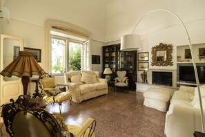 35-inch TV with digital channels - Villa Manfredi by Wonderful Italy (Fasano)