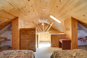 2 chambres, fer et planche à repasser, draps fournis