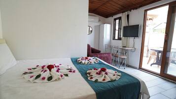 Studio | 1 Schlafzimmer, Schreibtisch, laptopgeeigneter Arbeitsplatz, Bettwäsche