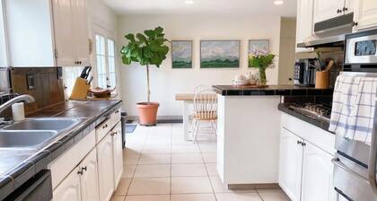 Family Friendly Homestead + 2 Aquarium Passes located 25 minutes from Monterey