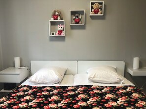 1 chambre, fer et planche à repasser, lit parapluie, Wi-Fi gratuit