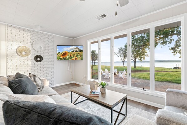 TV connectée, table de tennis de table