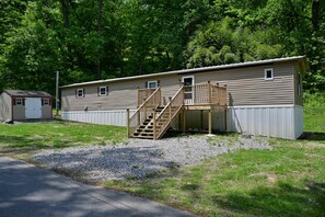 Exterior - Hidden Hillside Retreat (Wrightsville)