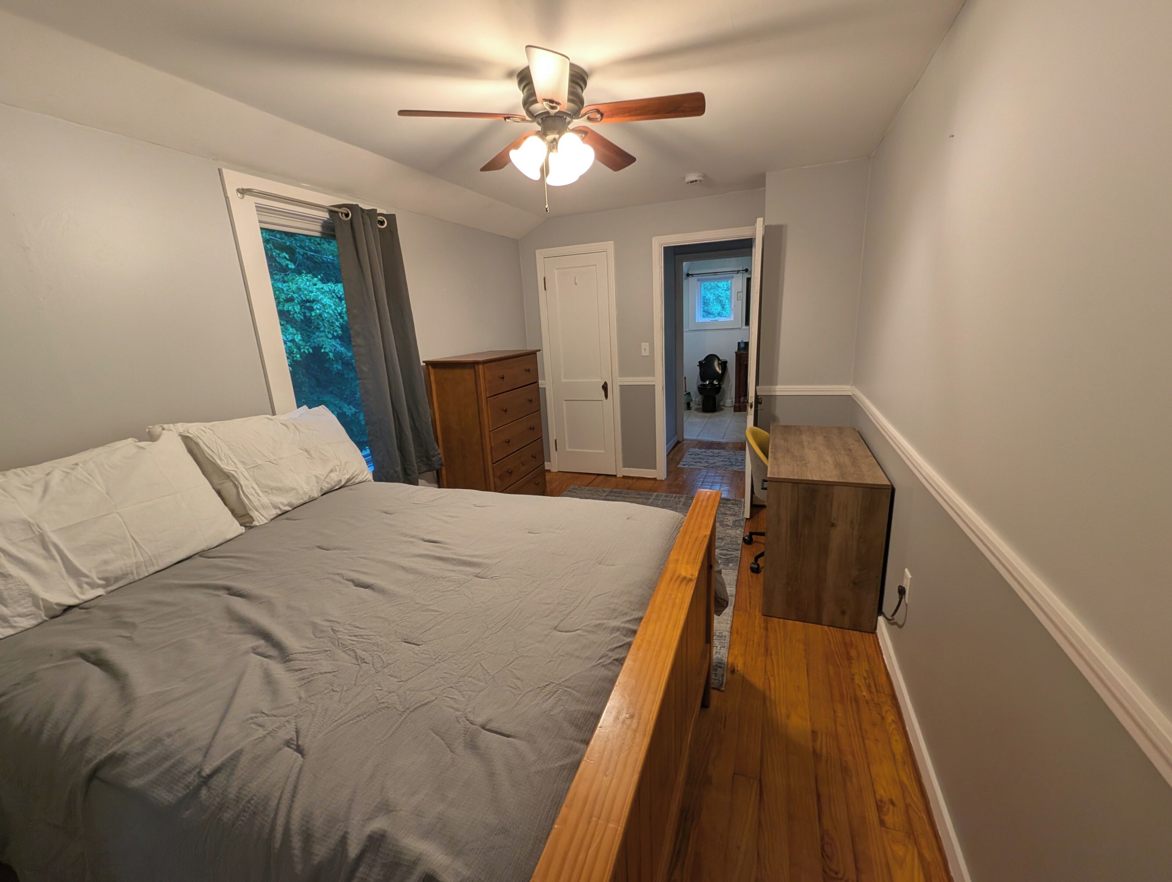 3 chambres, fer et planche à repasser, lit parapluie, Wi-Fi gratuit