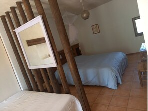 4 bedrooms, free WiFi, bed sheets