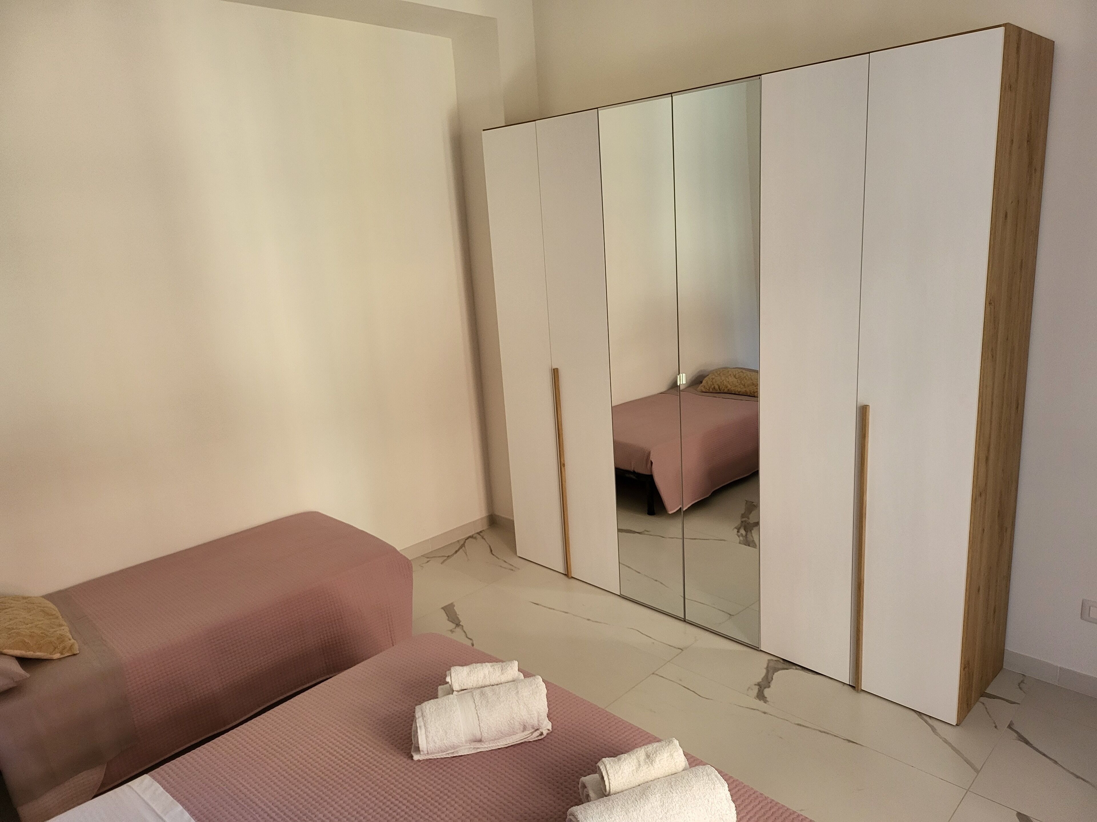 New Life 8.15 Holiday Home White