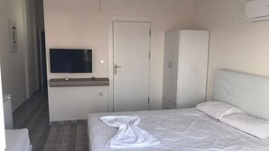 Uklassifisert bilde, 3 av 5, knapp