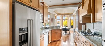 Okauchee Lake Home: 4BR/4BA | Hot Tub | Central to town and wedding venues