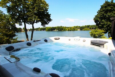 Okauchee Lake Home: 4BR/4BA | Hot Tub | Central to town and wedding venues