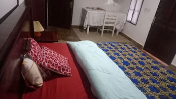 3 bedrooms, iron/ironing board, bed sheets