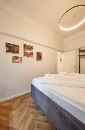 1 chambre, fer et planche à repasser, accès au Wi-Fi (inclus)