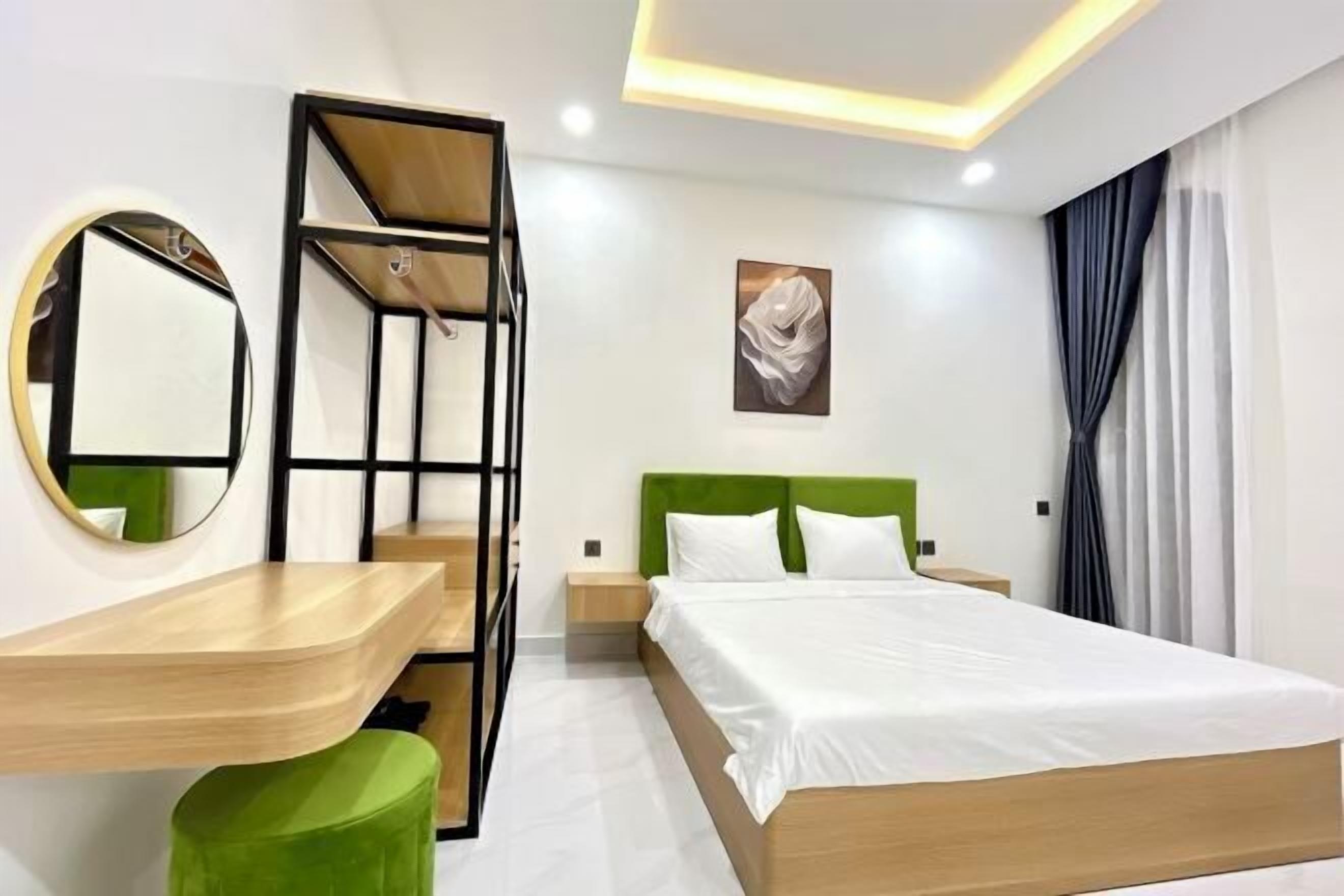 Premium bedding, down comforters, Select Comfort beds, laptop workspace