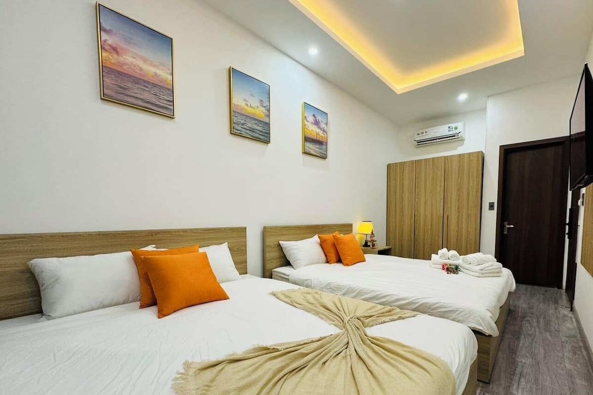 1 bedroom, premium bedding, down duvets, Select Comfort beds