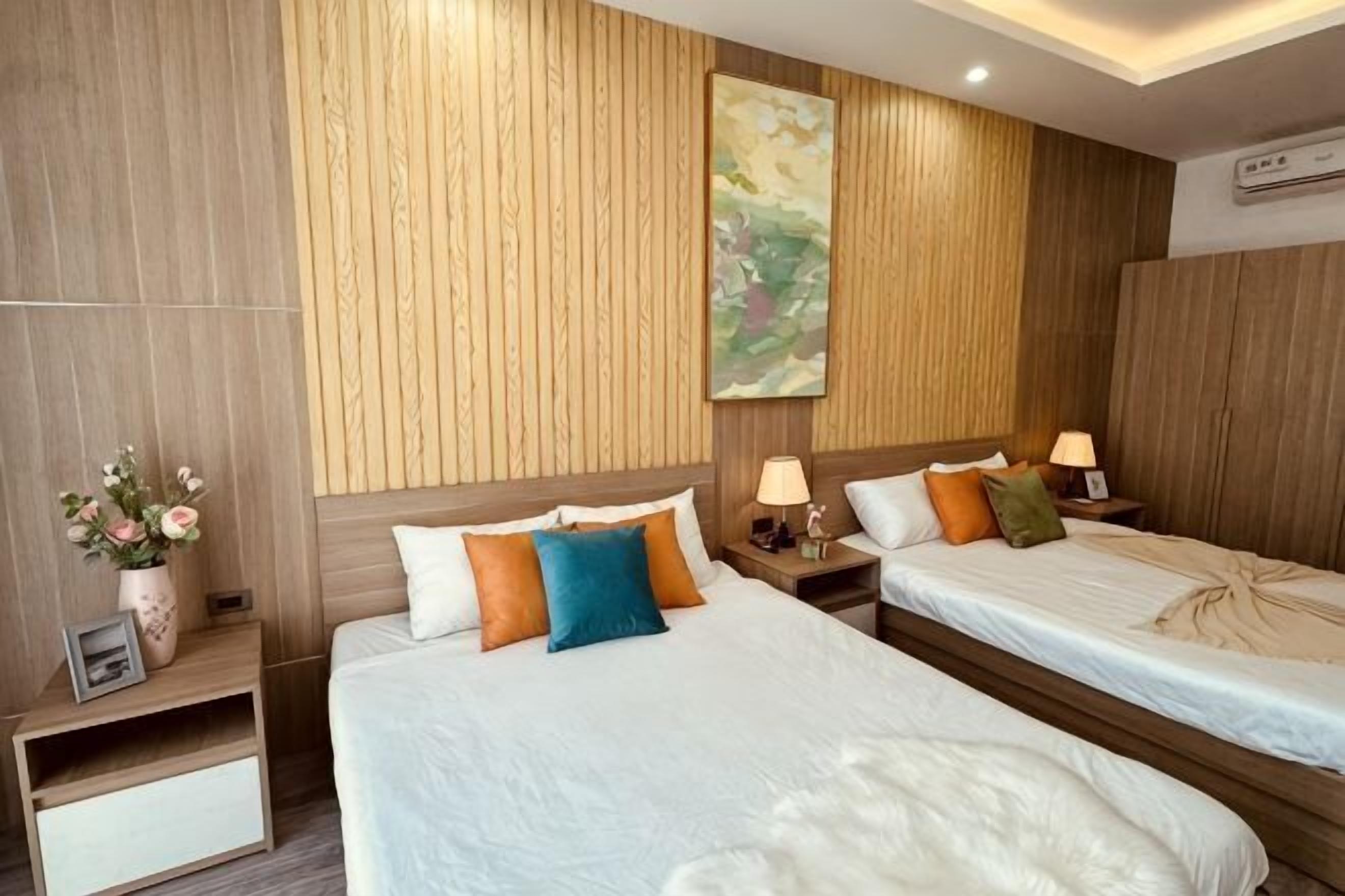 Premium bedding, down comforters, Select Comfort beds, laptop workspace