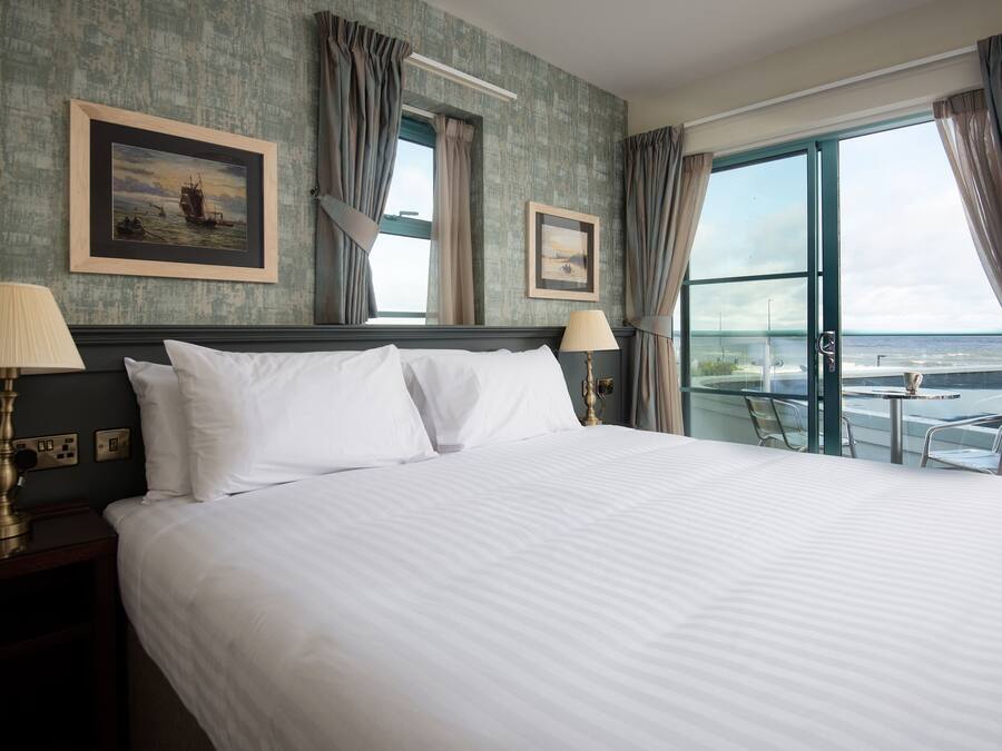 In-room safe, desk, iron/ironing board, WiFi (free)