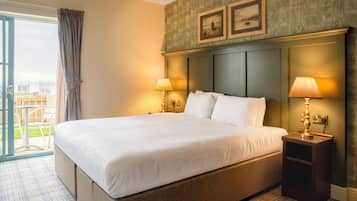 Double or Twin Room with Garden | In-room safe, desk, iron/ironing board, free WiFi