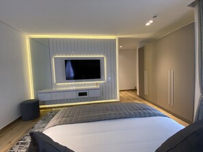 Appart'hÎtel Luxe | Salle de bain | Douche à « effet pluie », peignoirs, serviettes fournies