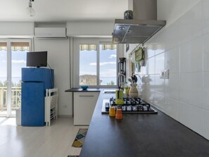 Fridge, oven, dishwasher, toaster