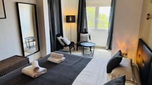 4 bedrooms, iron/ironing board, free WiFi, bed sheets