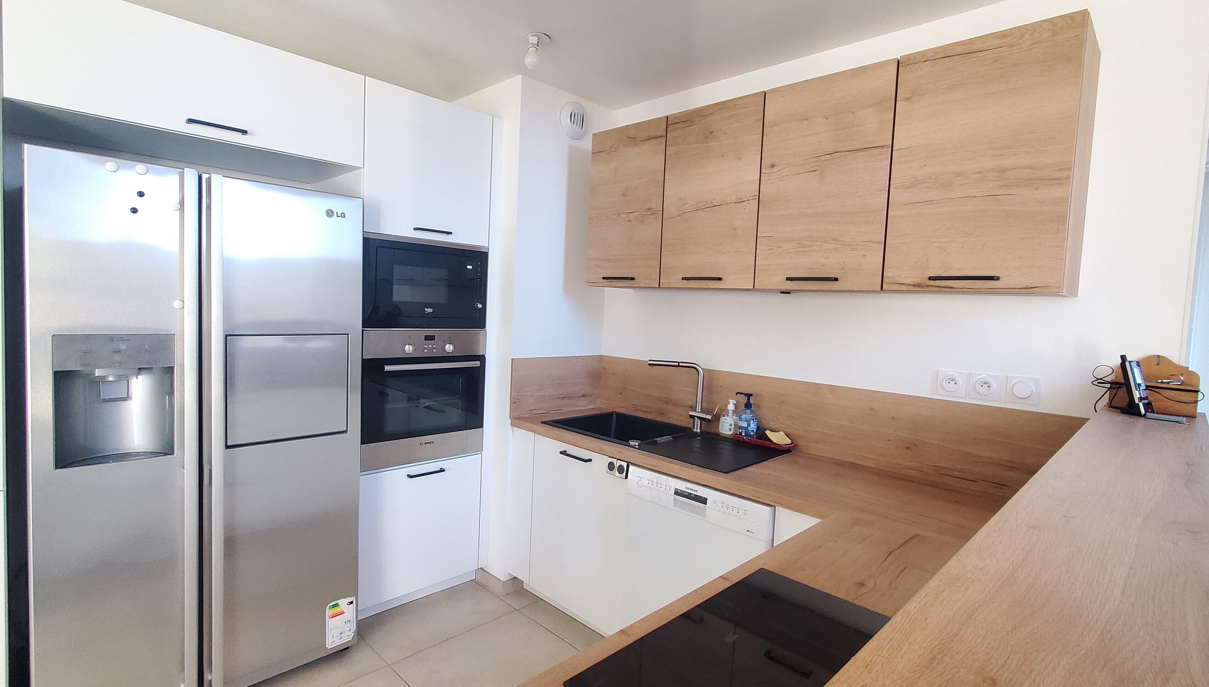 New house with garden and sea view in Fréjus